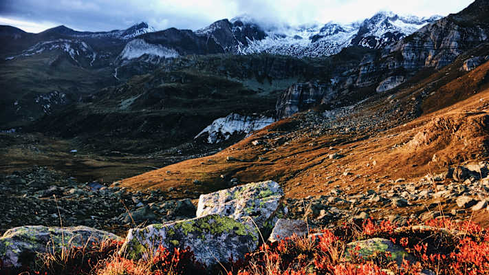 Alpenüberquerung: Bergwelt des Schweizer Tessins