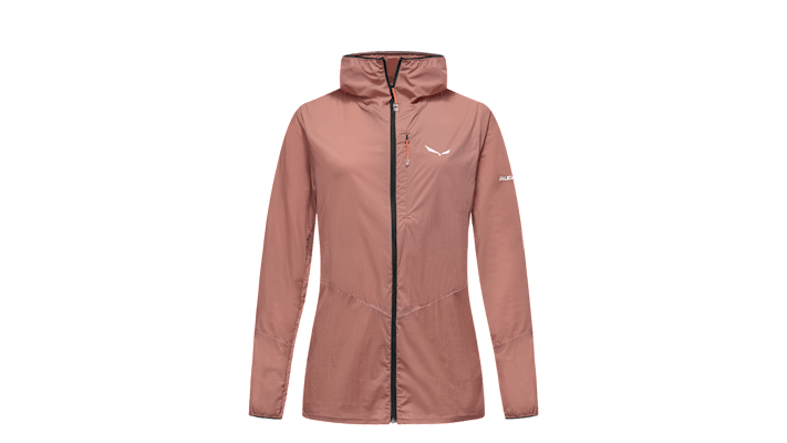 Zu sehen ist die altrosa Pedroc Light Jacke von Salewa.