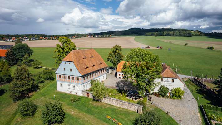 Zu einem der prächtigsten Umgebindehäusern zählt der barocke Faktorenhof in Eibau.