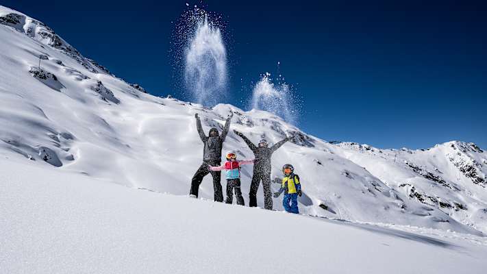 Einfach nur Spaß im Schnee gehört an einem Skitag auch dazu.