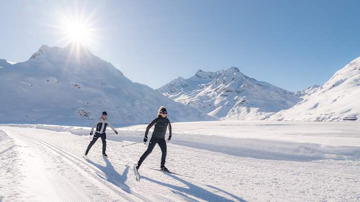 Langlaufen in traumhafter Bergkulisse in Galtür.