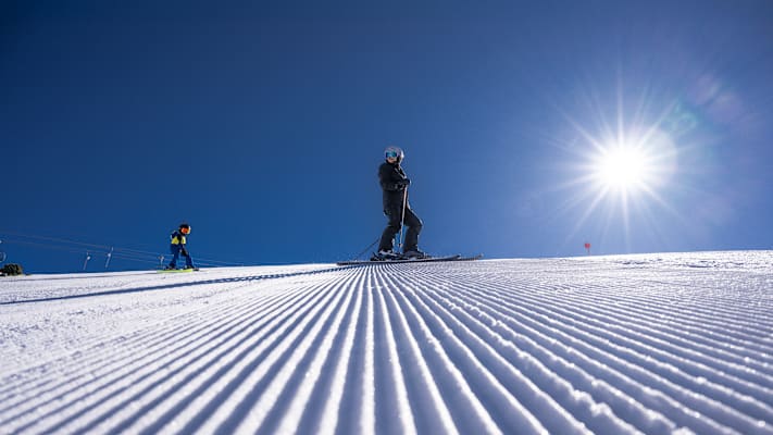 Frisch präparierte Pisten laden im Skigebiet Kappl & See zum Skifahren ein.