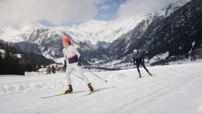 Langläufer aufgepasst: Egal ob Klassisch oder Skating – über 60 Loipenkilometer kannst du in der Ferienregion Sterzing-Ratschings-Gossensass mit deinen Skiern entdecken.