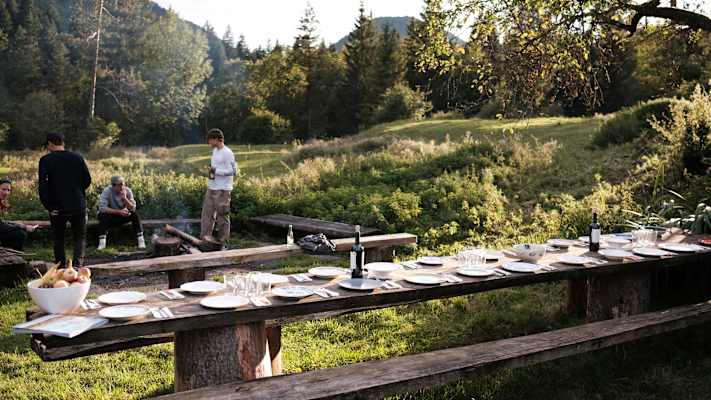 Burton-Camp in Lenggries: Tafel fürs Abendessen
