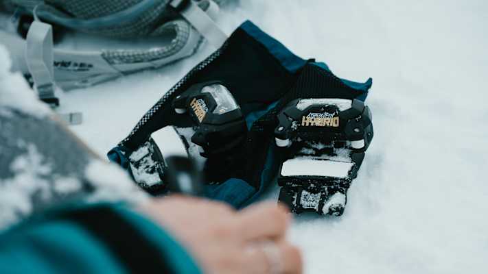 TYROLIA ATTACK HYBRID Bindung im Schnee – Wechselmechanismus zwischen Pin- und Alpin-Backe