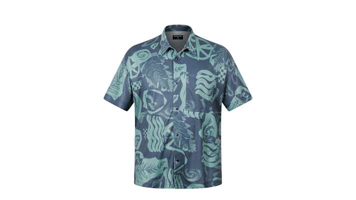 Zu sehen ist das AllTrack Ride K/A Resort Shirt von Endura in der Farbe Carbon Grau.