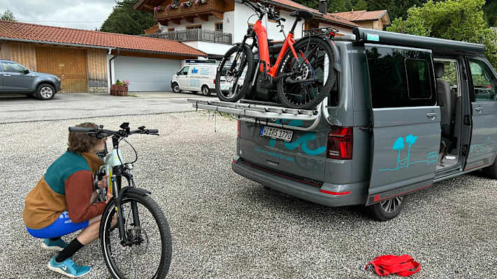 Fahrräder montieren