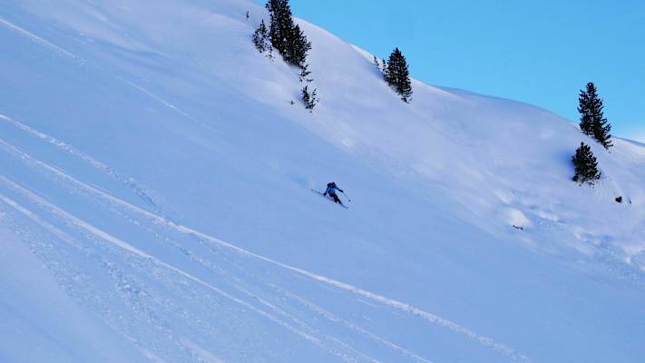 Skitour auf die Schneegrubenspitze: Abfahrt über den Nordhang