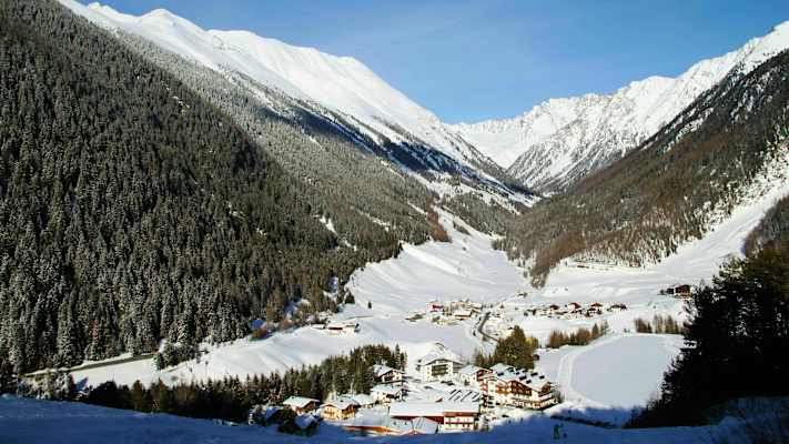 Blick auf Niederthai im Ötztal im Bezirk Imst