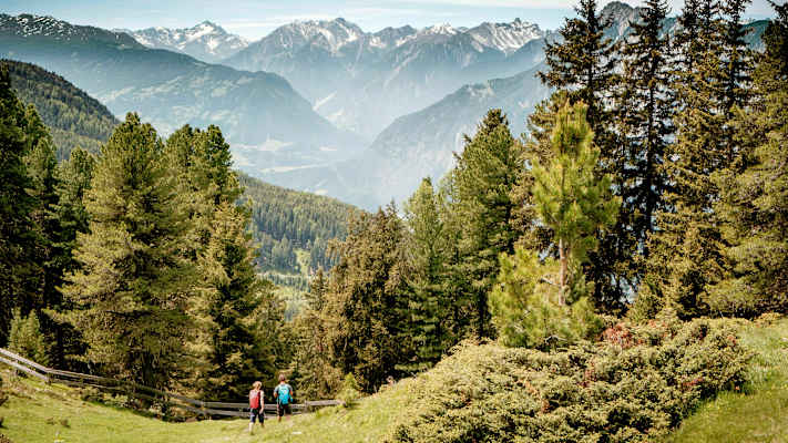 Wandern im Tiroler Ötztal: Blick auf den Acherkogel