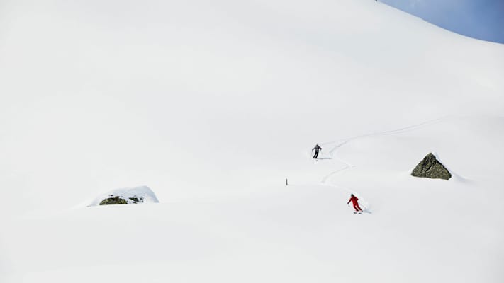 Abfahrt auf den „Trattenbach Hills“ in den Kitzbüheler Alpen in Salzburg