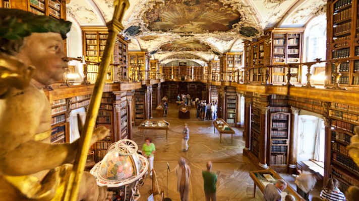 Barocker Saal der Stiftsbibliothek St. Gallen