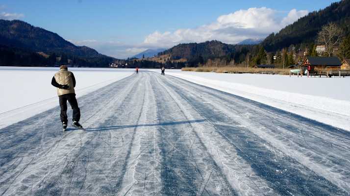 Eislaufen am Kärntner Weissensee