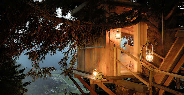 Baumhaus der Hochzeiterhütte, Almendorf Seinerzeit