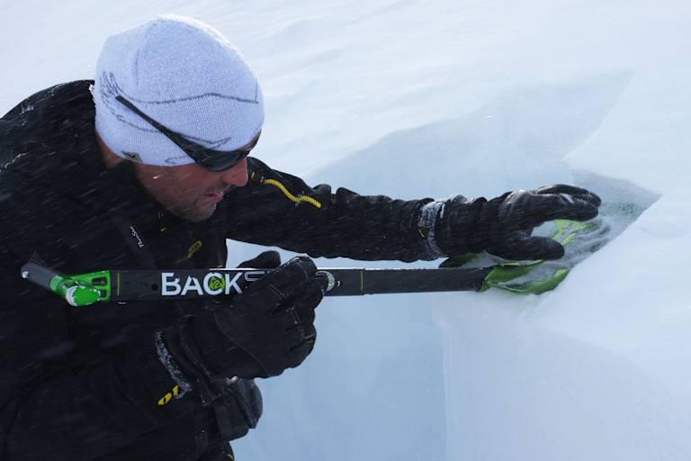 Alpin-Sachverständiger: Schneedeckenuntersuchung nach Lawinenunfall