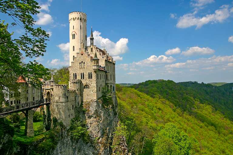 Der Höhepunkt der stadtnahen Wanderung bei Reutlingen: das Schloss Lichtenstein