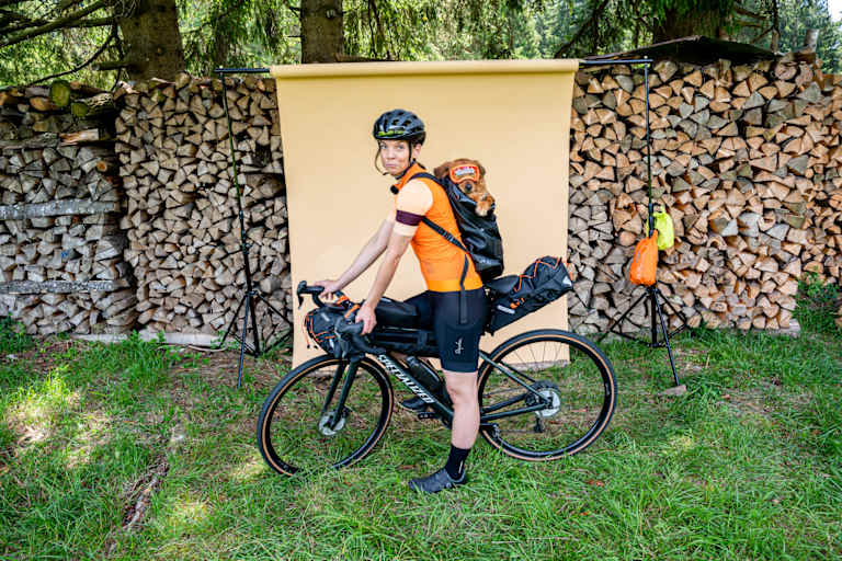 Bikepacking ist populär wie nie – Dogpacking zumindest bei unserer Autorin angesagt