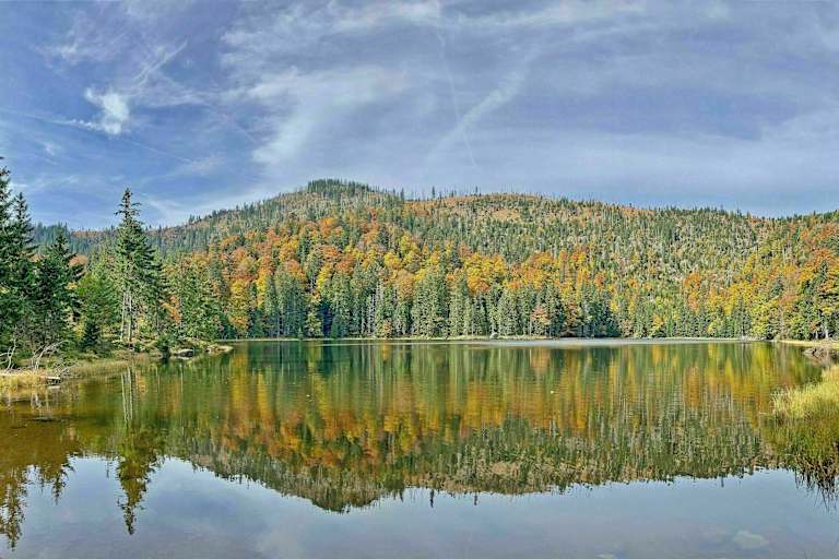 Der Rachelsee im Herbst