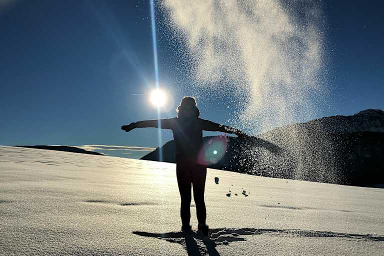 Mit der richtigen Kleidung stapft es sich ganz gemütlich durch die eisig kalte Winterlandschaft