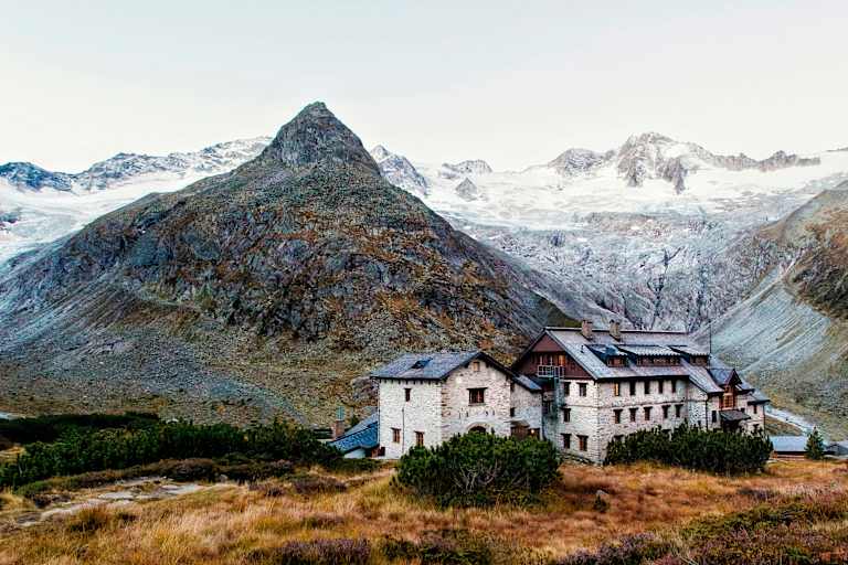 Berg-Chalet: Die Berliner Hütte (2.044 m) in den Zillertaler Alpen