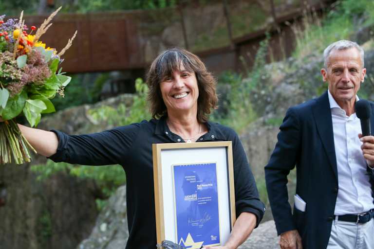 Catherine Destivelle und Georg Bachler beim Paul-Preuss-Preis