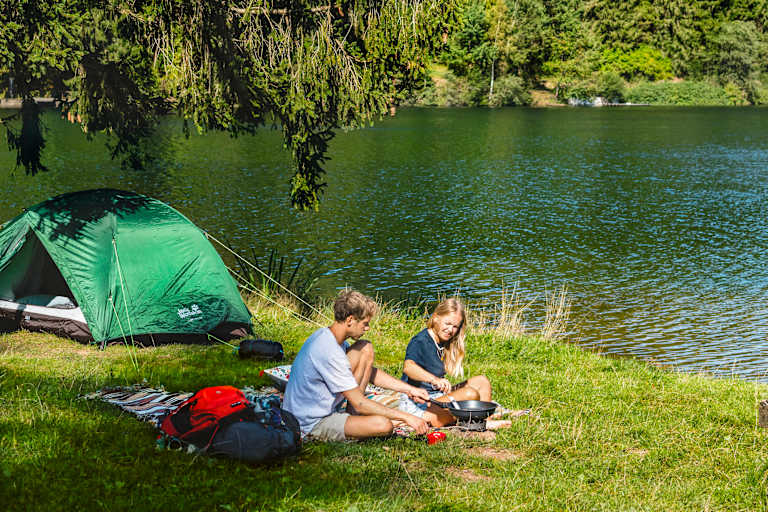 Aufwachen in der Natur: Zelten macht es möglich