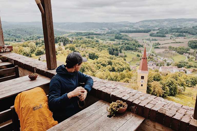 Ernst Merkinger wandert weit