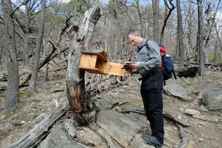 Wandern bei Wien: Martin Weber wandert auf den Anninger