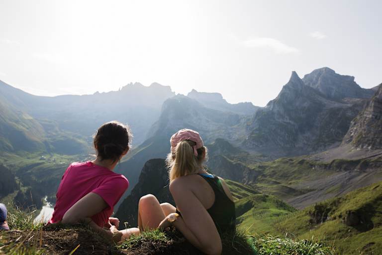 Die Aussicht am Morgen über dem Bannalpsee im Engelbergertal