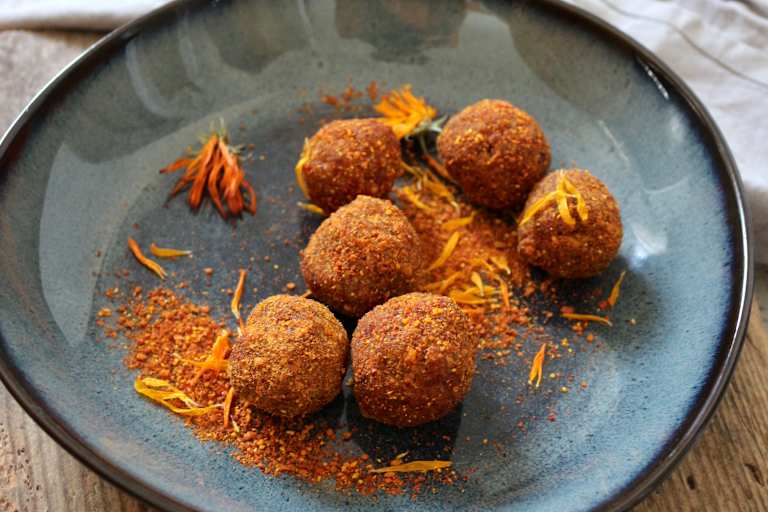 Energyballs mit Hagebuttenpulver