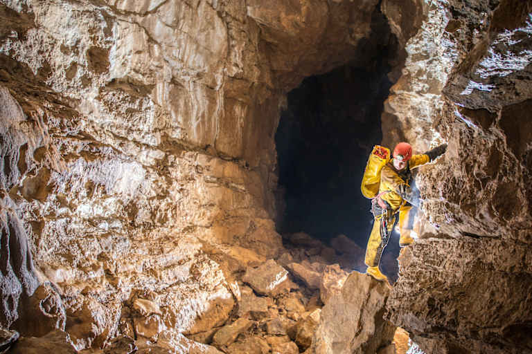 Höhlenforscher im Goldloch am Türnitzer Höger (Niederösterreich)