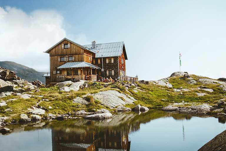 Cover-Shot: Die Bremer Hütte im Stubai
