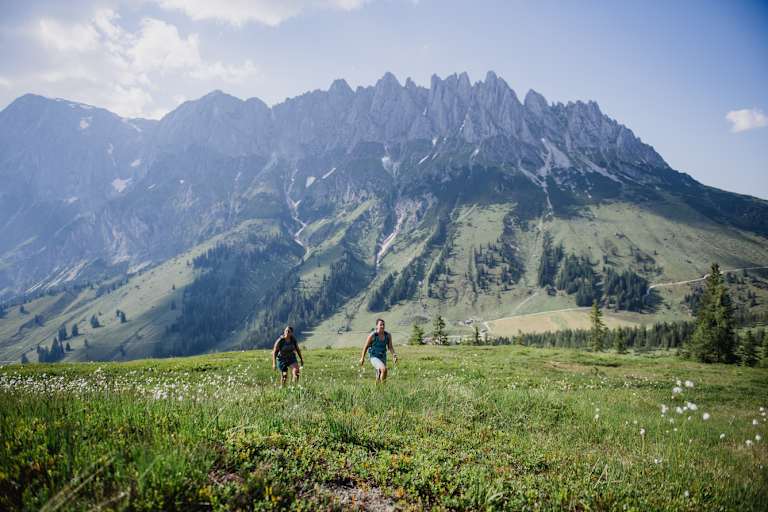 Mit seiner zackige Silhouette erinnert der Hochkönigs stark an die Dolomiten.