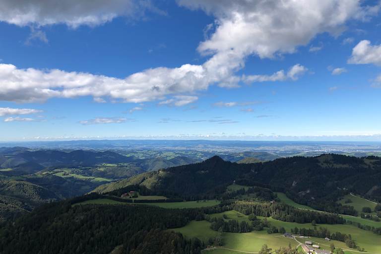 Ausblick vom Gipfel der Reisalpe auf die Gutensteiner Alpen, Niederösterreich