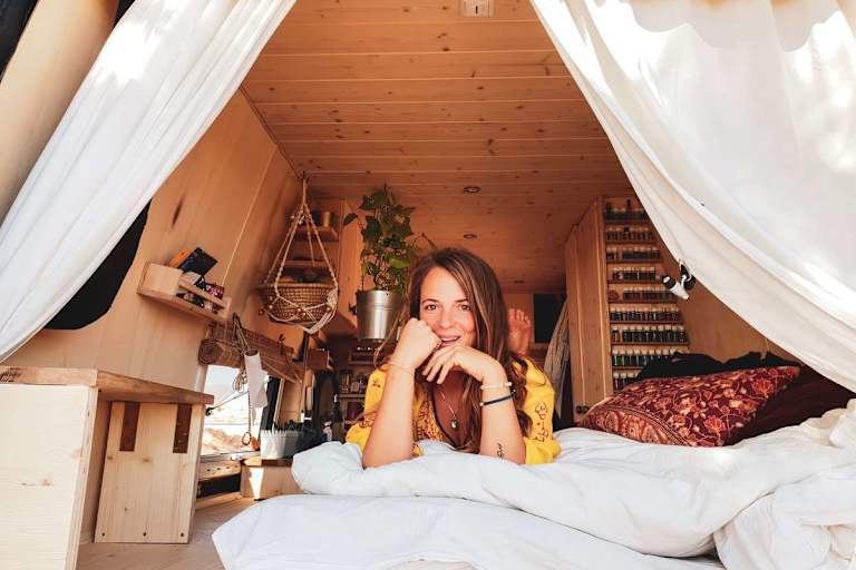 Laura Horvat Vanlife