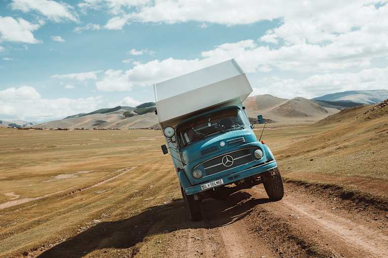 Akela Camping-Lastwagen durch die Mongolei