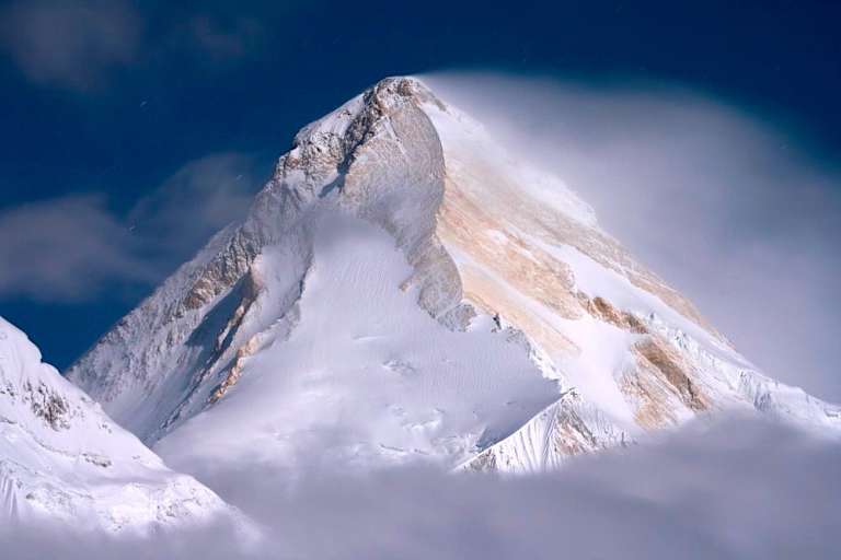 Khan Tengri (7.010 m), „The Serp“