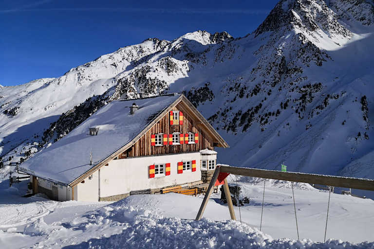 Die Potsdamer Hütte in den Stubaier Alpen