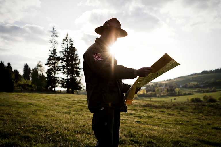 Ranger des Landesbetrieb Wald und Holz NRW am Rothaarsteig