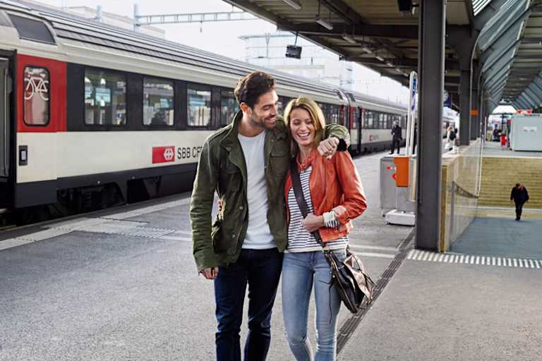 Das beliebte Halbtax-Abonnement kann man jetzt besonders günstig testen.