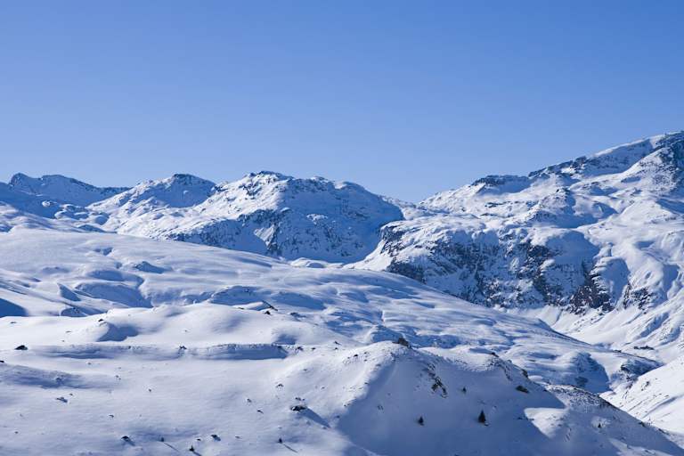 Die verschneiten Albula Alpen im Kanton Graubünden