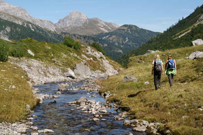 Am jungen Lech entlang des Lechwegs
