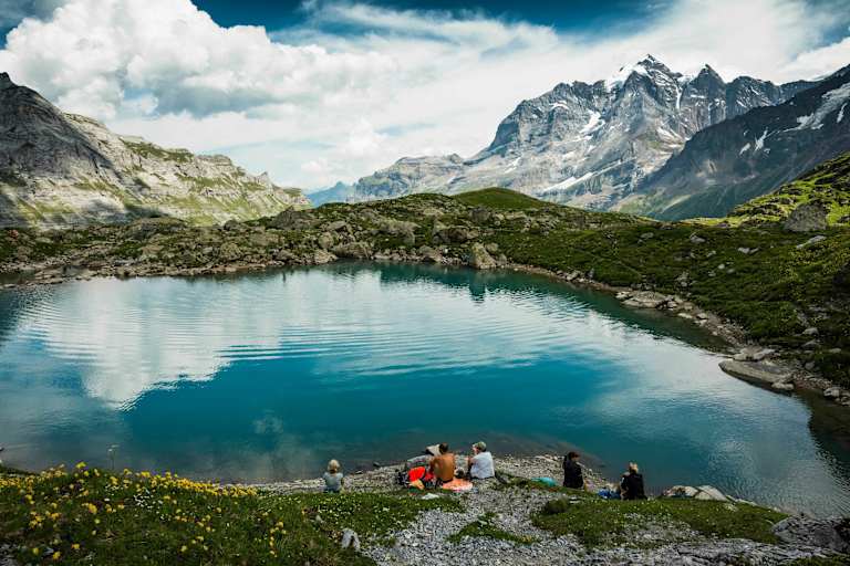 Der Obernhornsee und das Lauterbrunnental mit dem Mönch, Jungfrau-Altesch und Bietschhorn (rechts)