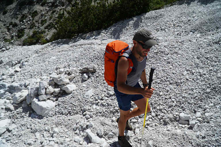 Bergsteigen bei Hitze: Kopfbedeckung