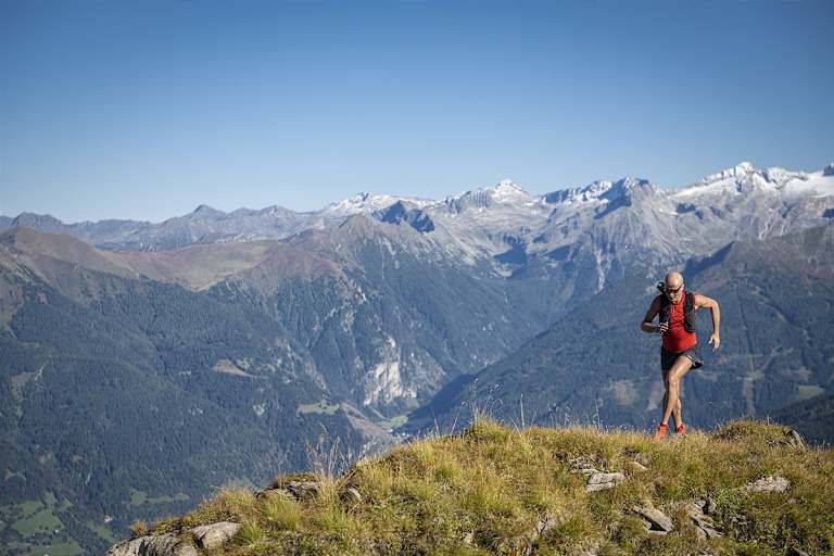 Martin Schwarzl im Gasteinertal, Blick auf die Berge