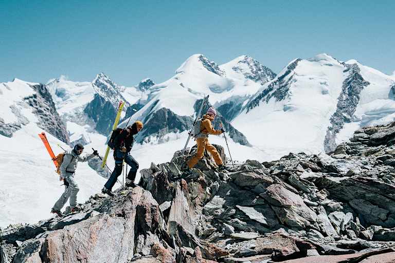 Damit sich Alpinsportler den veränderten Bedingungen anpassen können, hat Salewa vielseitige Produkte entwickelt.