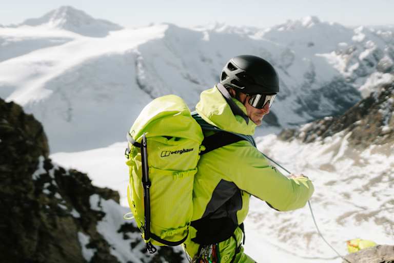Bergwelten Hochtour Rucksack richtig packen Gletscher Wanderung