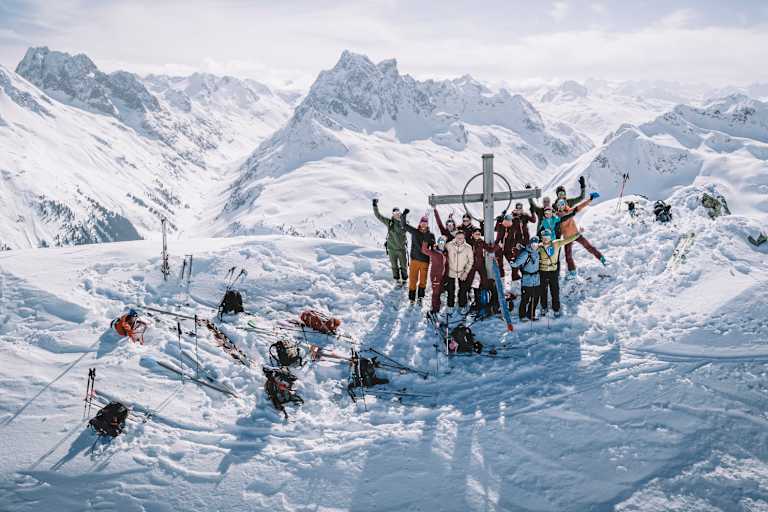 12 ausgewählte Skitouren-Begeisterte aus Österreich und Deutschland erlebten mit Gerlinde Kaltenbrunner am Arlberg das Abenteuer ihres Lebens.