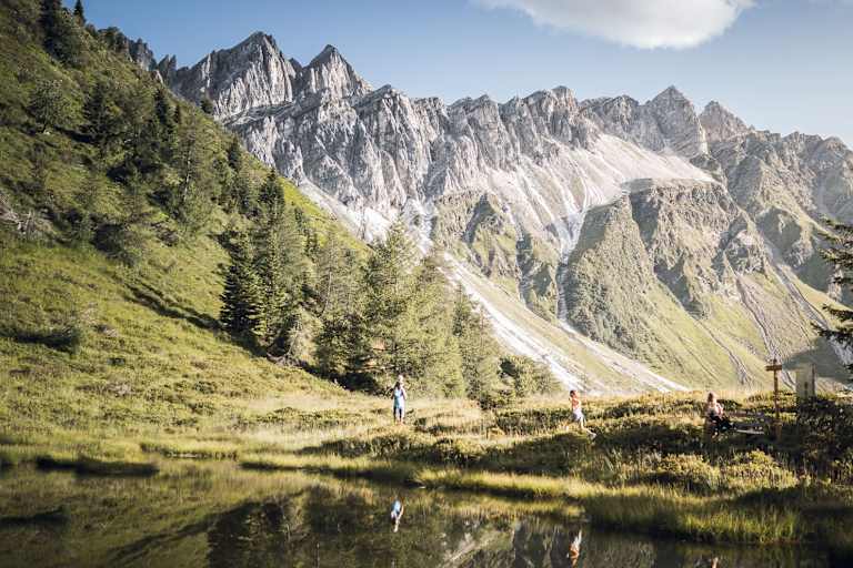 Ob Berge, Therme oder Burgen – in der goldenen Jahreszeit gibt es rund um Sterzing viel zu entdecken.