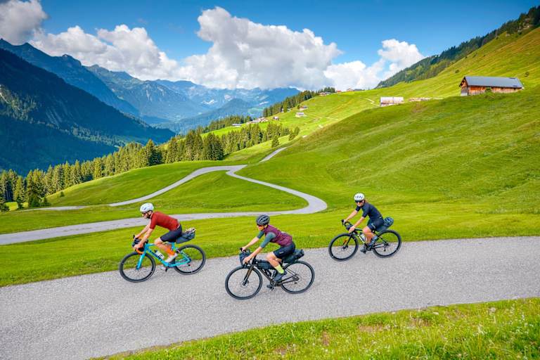 Radfahrer auf der Bergstraße.